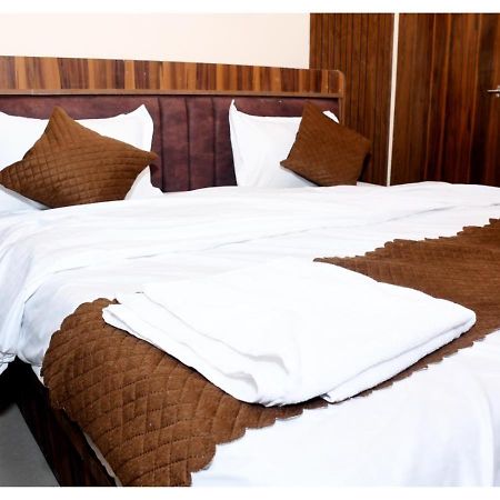 Tirupati Balaji Inn Bageshwar Dham Basāri Eksteriør billede