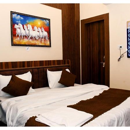 Tirupati Balaji Inn Bageshwar Dham Basāri Eksteriør billede