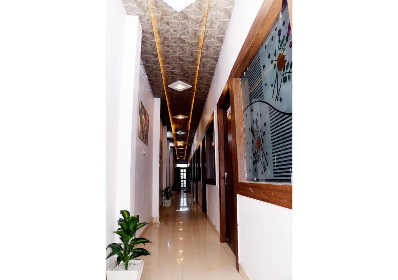 Tirupati Balaji Inn Bageshwar Dham Basāri Eksteriør billede