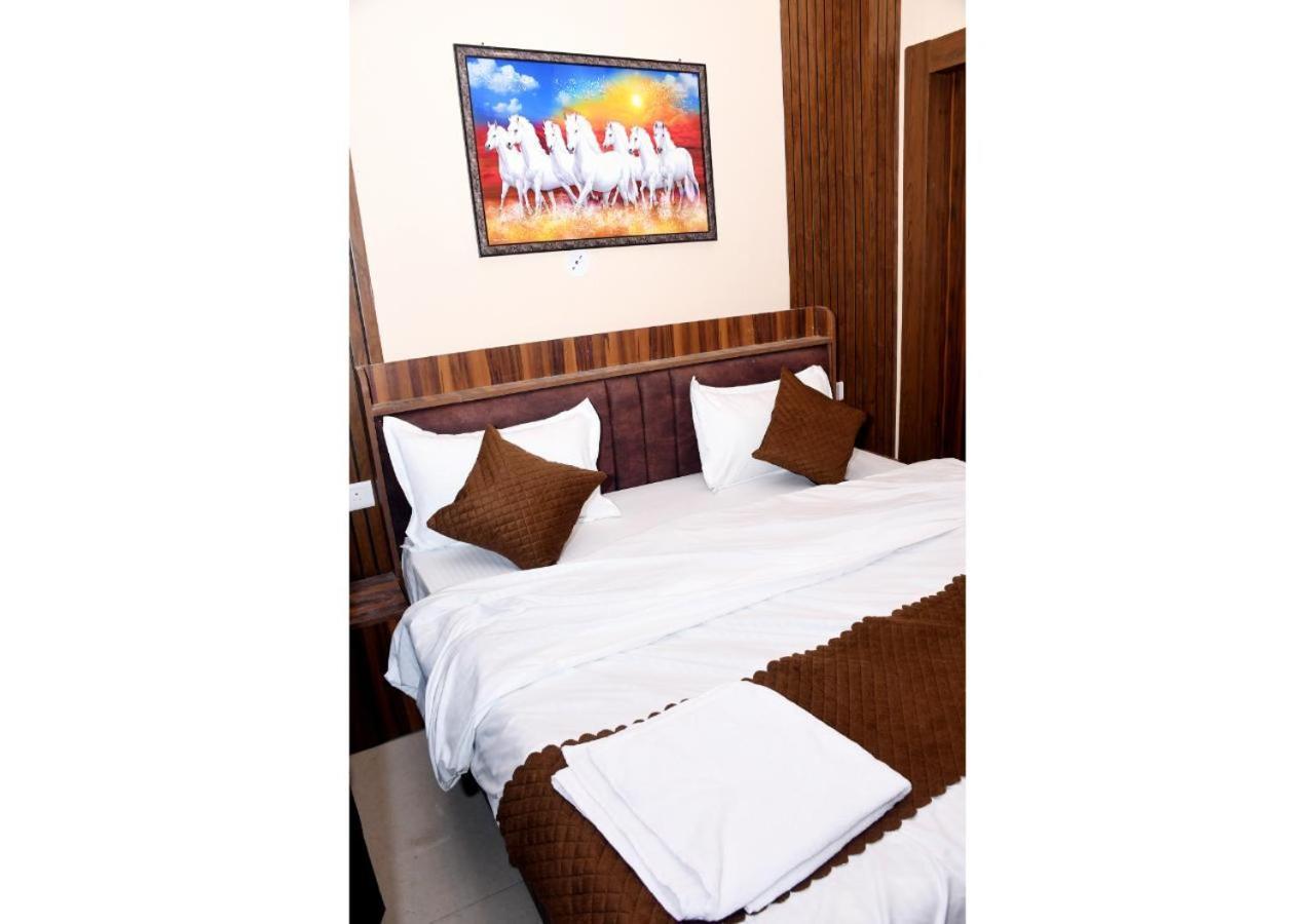 Tirupati Balaji Inn Bageshwar Dham Basāri Eksteriør billede