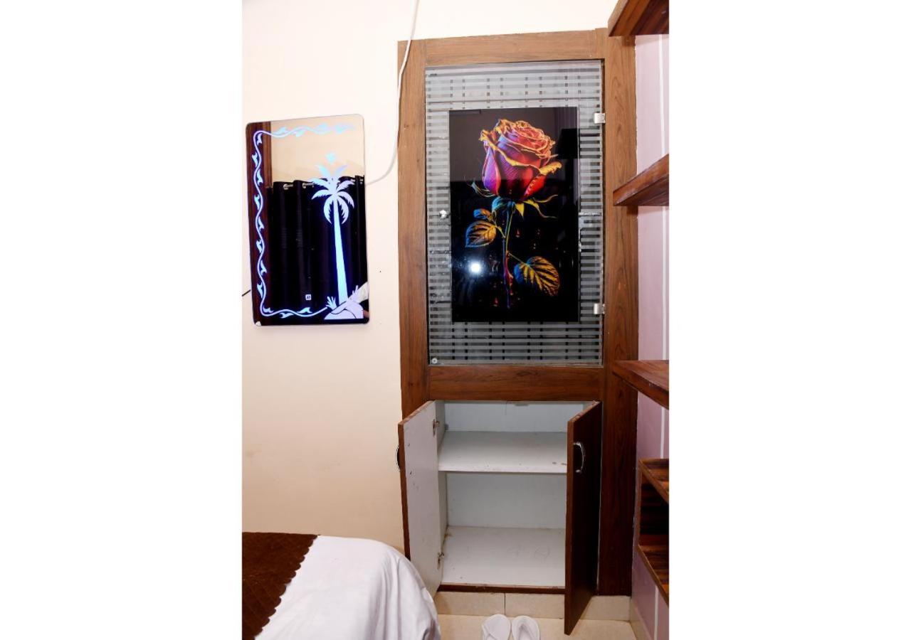 Tirupati Balaji Inn Bageshwar Dham Basāri Eksteriør billede