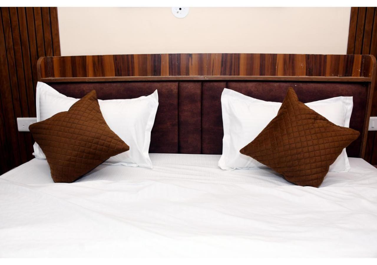 Tirupati Balaji Inn Bageshwar Dham Basāri Eksteriør billede