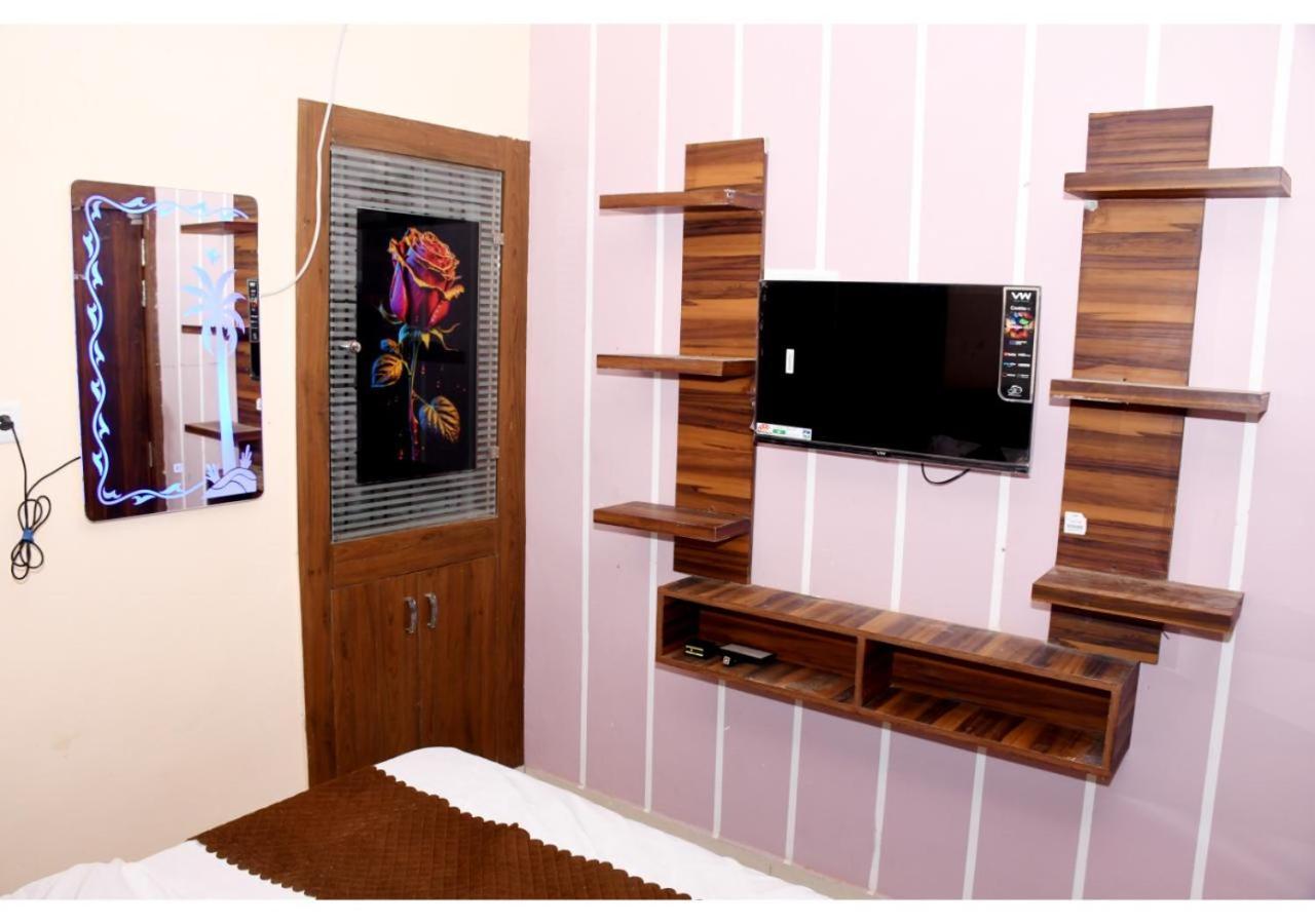 Tirupati Balaji Inn Bageshwar Dham Basāri Eksteriør billede