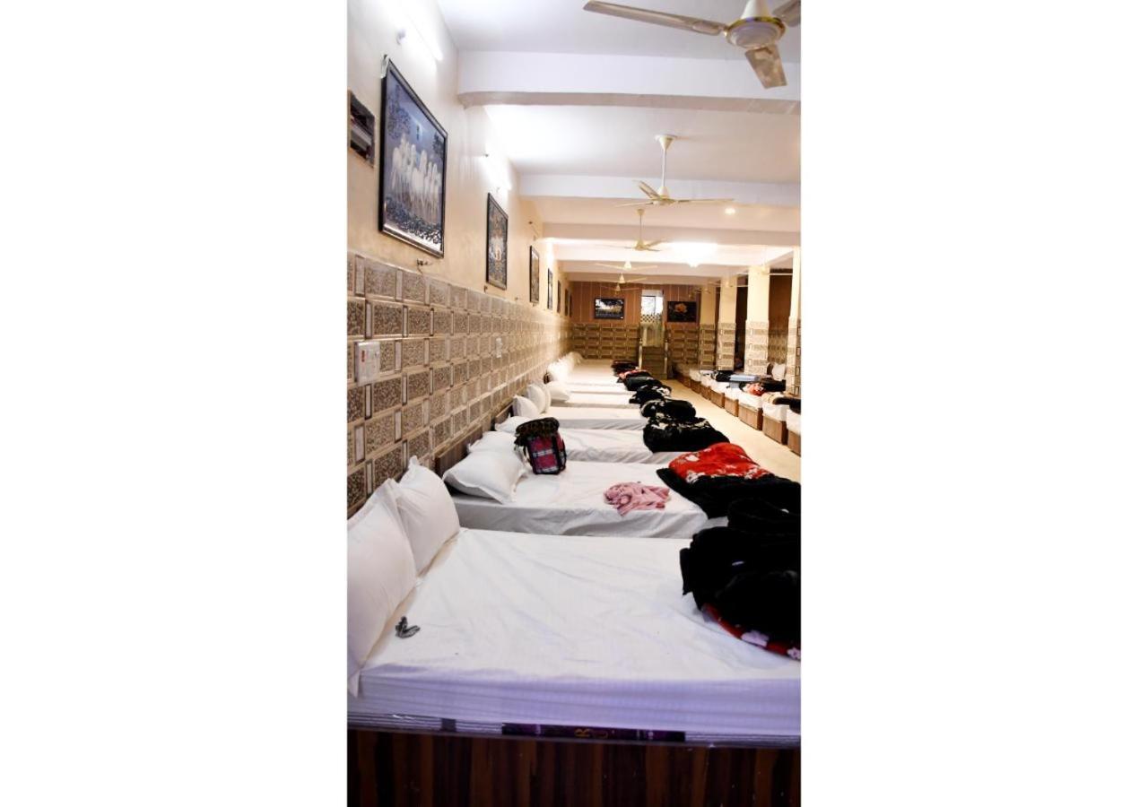 Tirupati Balaji Inn Bageshwar Dham Basāri Eksteriør billede