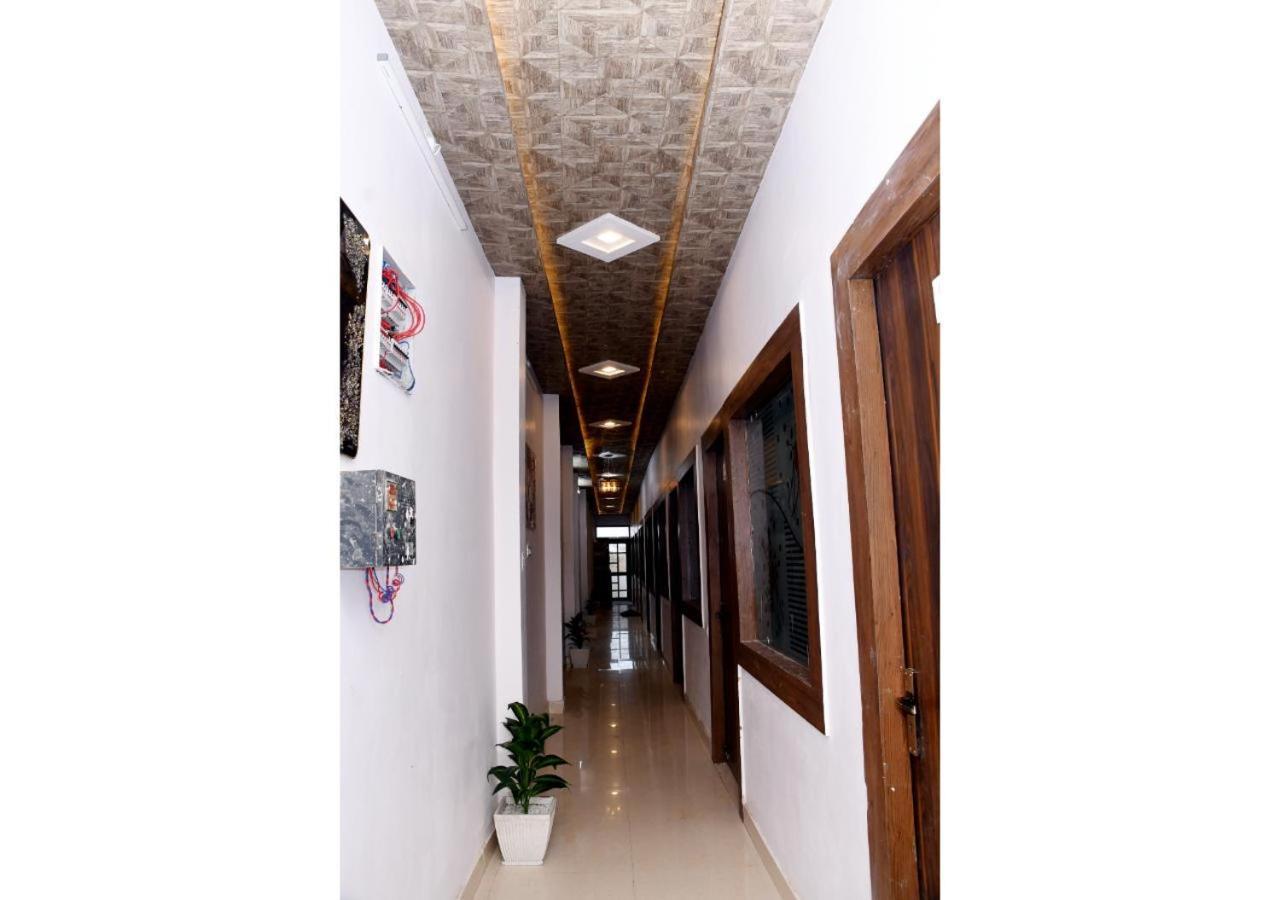 Tirupati Balaji Inn Bageshwar Dham Basāri Eksteriør billede