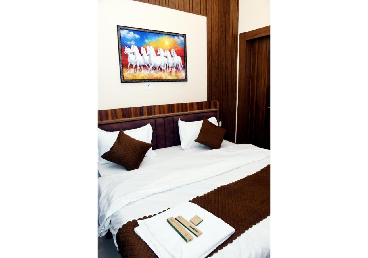 Tirupati Balaji Inn Bageshwar Dham Basāri Eksteriør billede