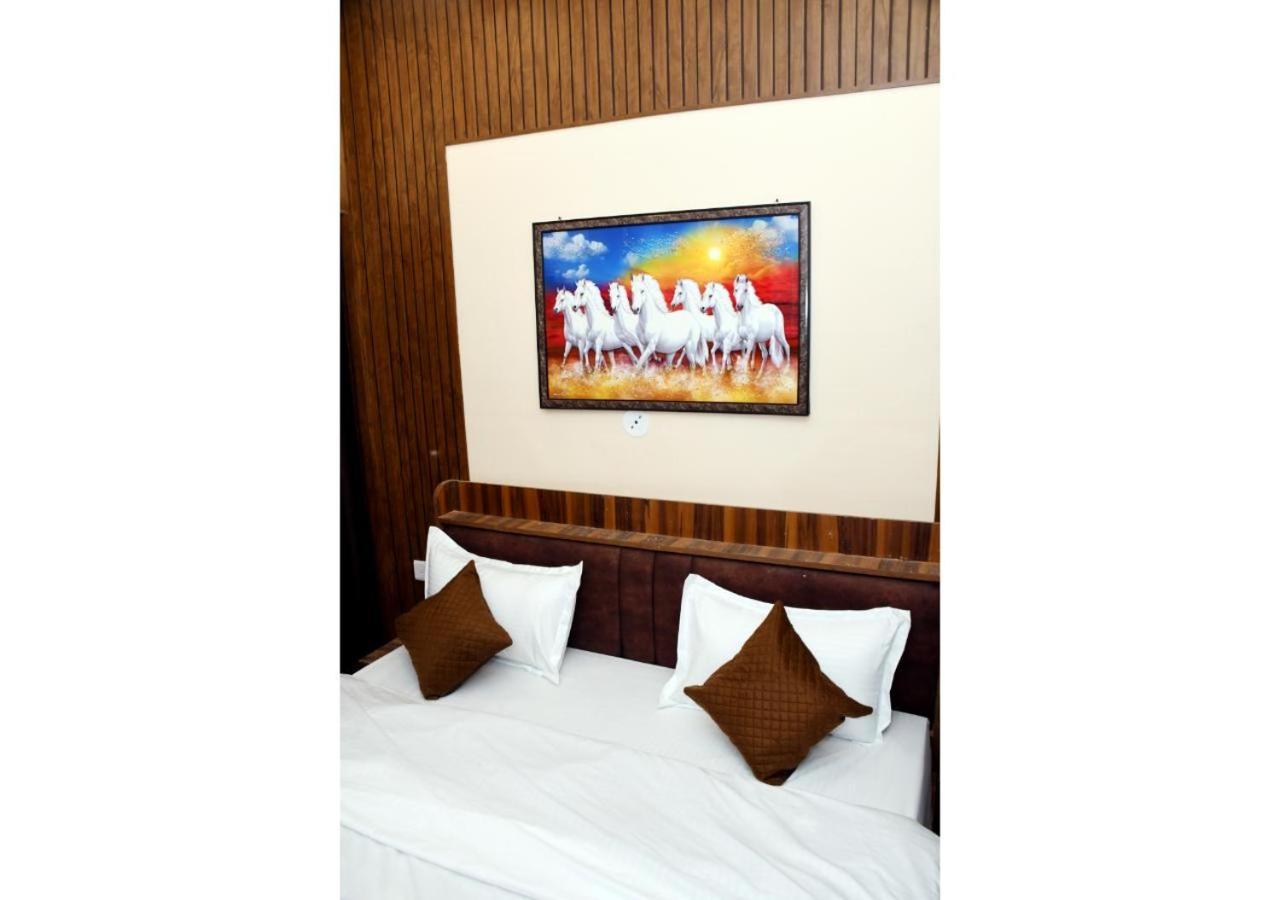 Tirupati Balaji Inn Bageshwar Dham Basāri Eksteriør billede