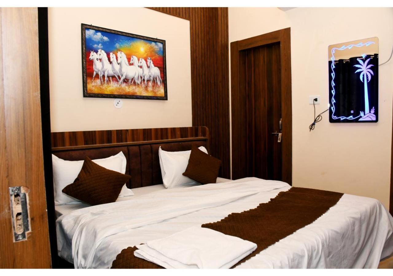 Tirupati Balaji Inn Bageshwar Dham Basāri Eksteriør billede