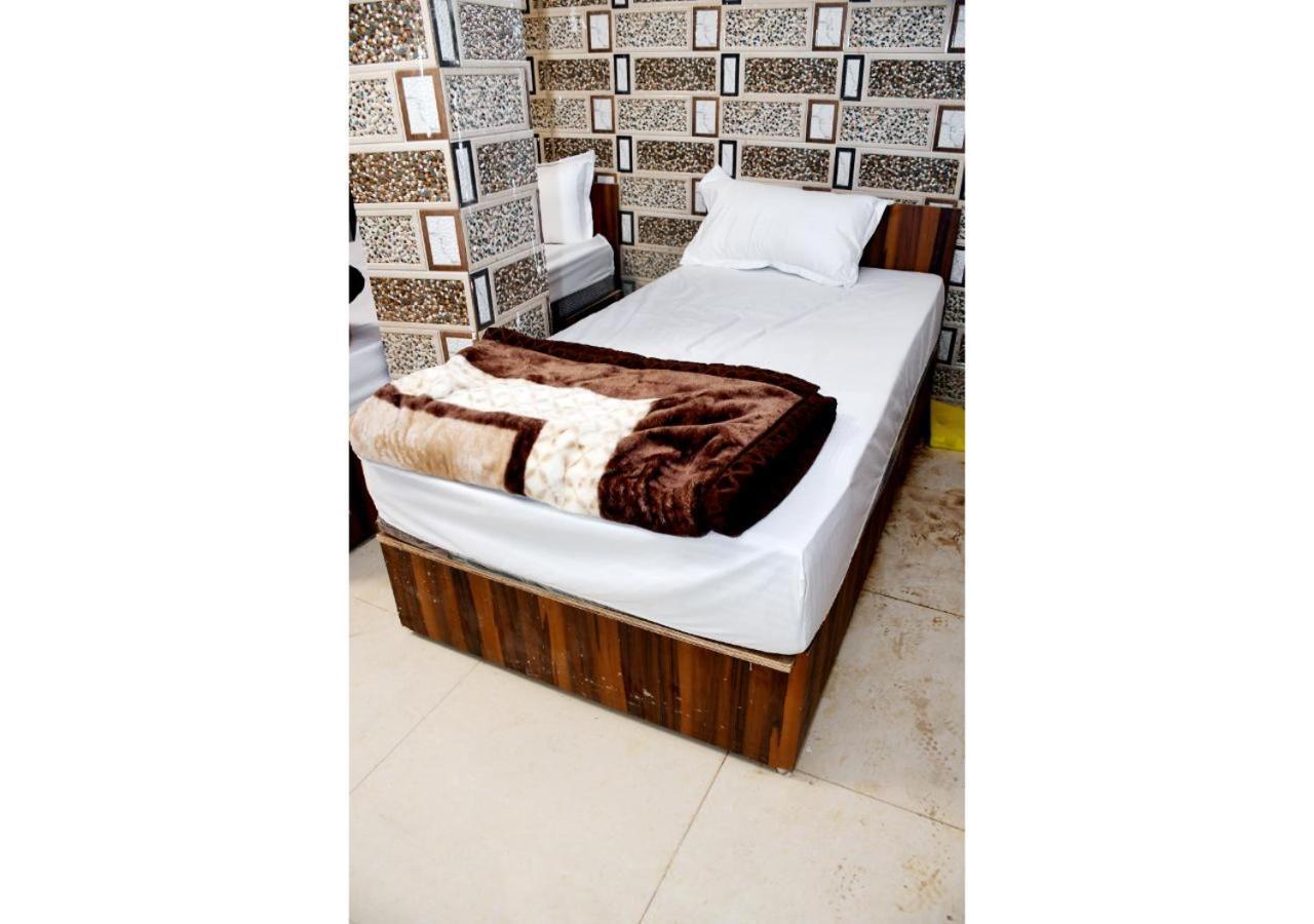 Tirupati Balaji Inn Bageshwar Dham Basāri Eksteriør billede