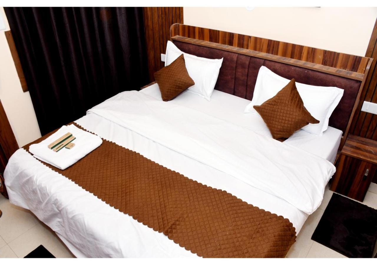 Tirupati Balaji Inn Bageshwar Dham Basāri Eksteriør billede